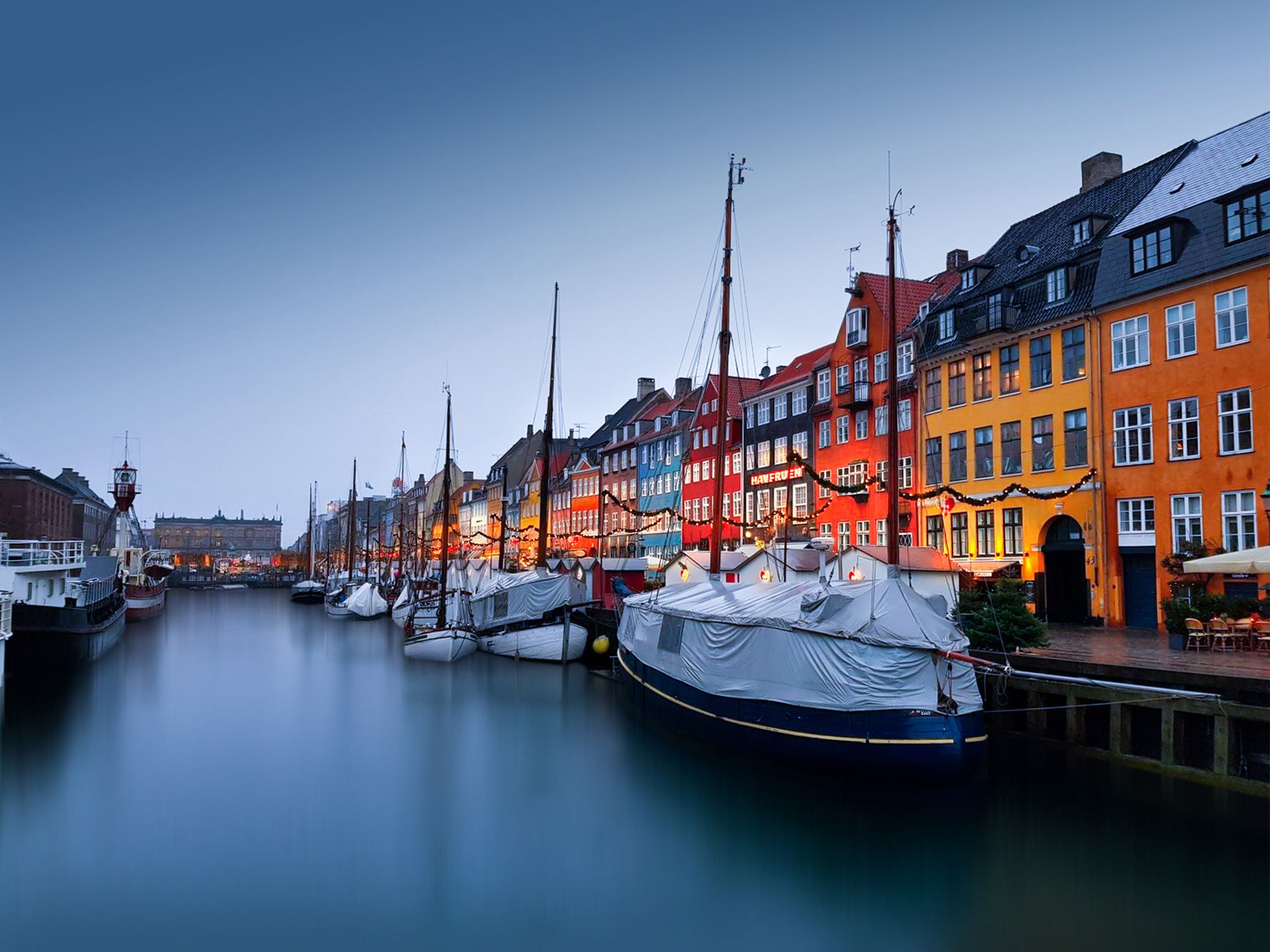Havn med både i en dansk by